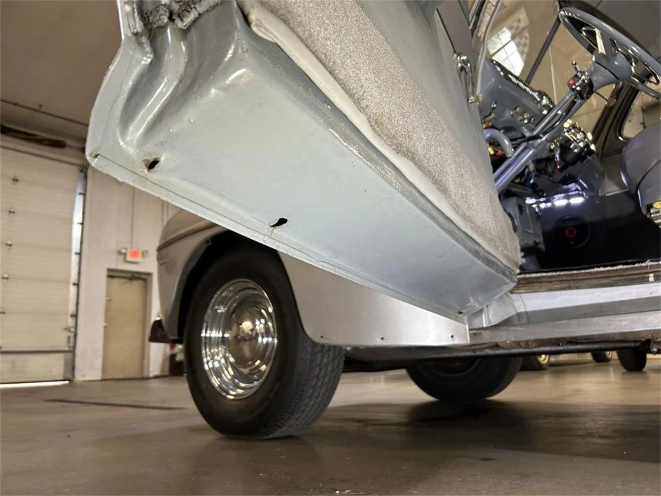 1947 Ford Standard & Deluxe & Super Deluxe - Image 28 of 31