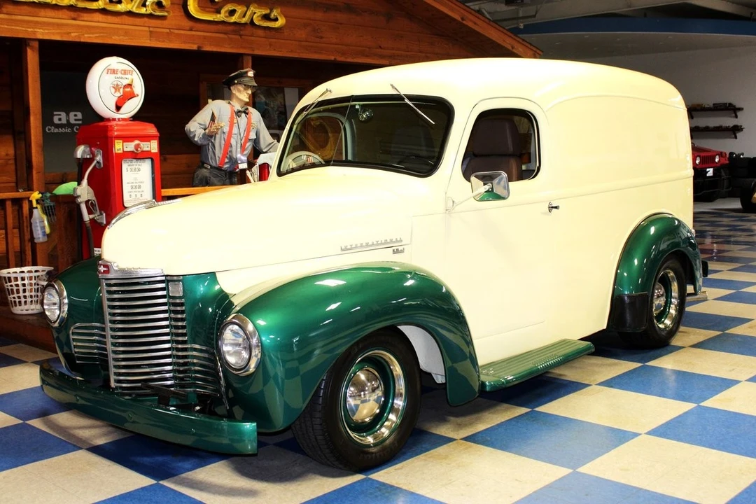 1947 International - Image 4 of 12