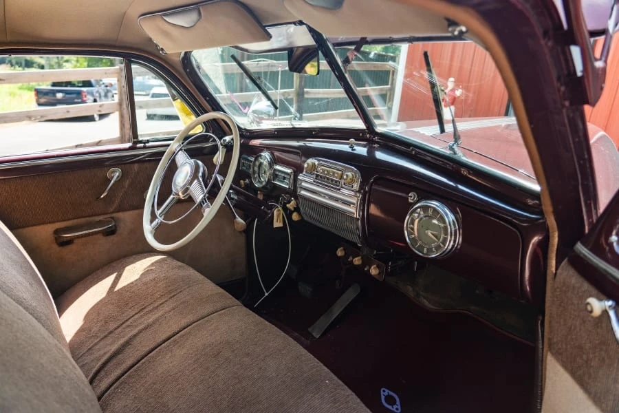 1947 Pontiac - Image 8 of 12