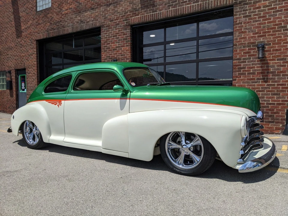 1947 Pontiac Chieftain - Image 2 of 31