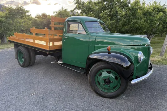 1947 Studebaker M16 Flatbed Pickup 4-Speed