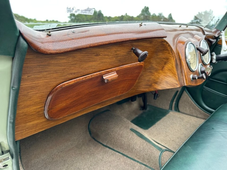 1947 Triumph 1800 Roadster - Image 25 of 31