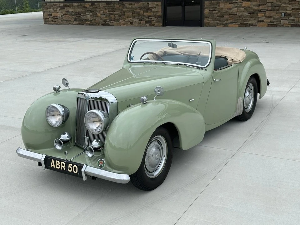 1947 Triumph 1800 Roadster - Image 15 of 31