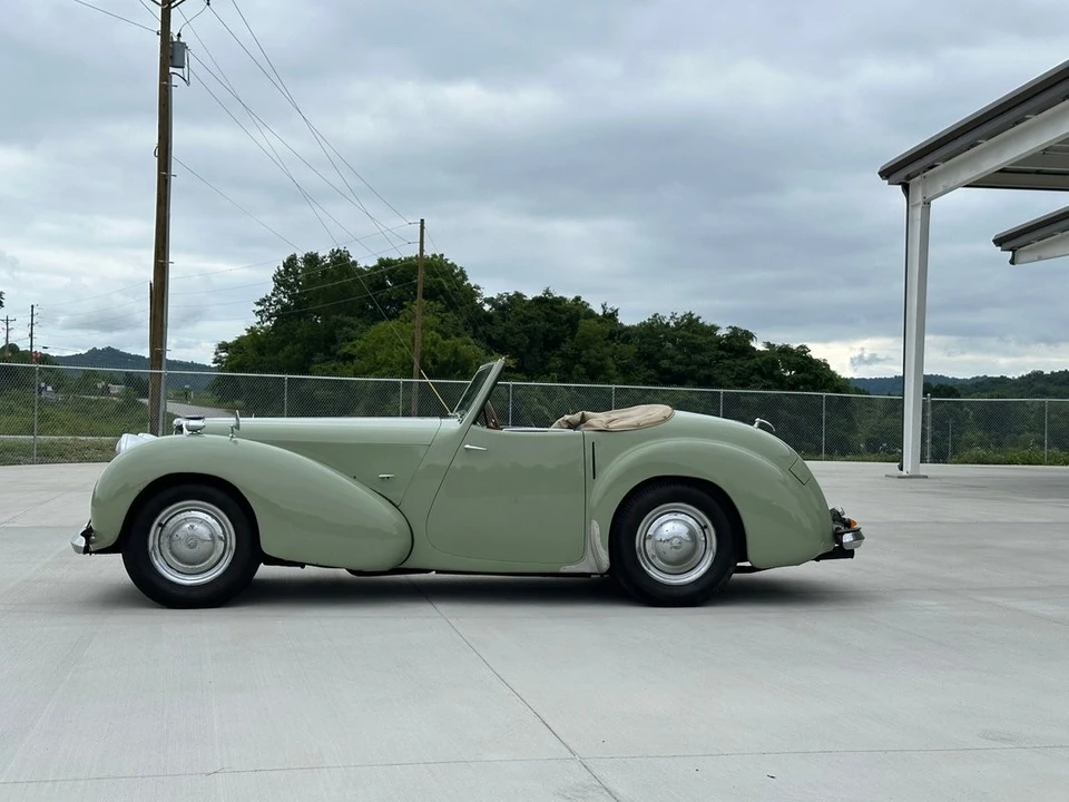 1947 Triumph 1800 Roadster - Image 13 of 31