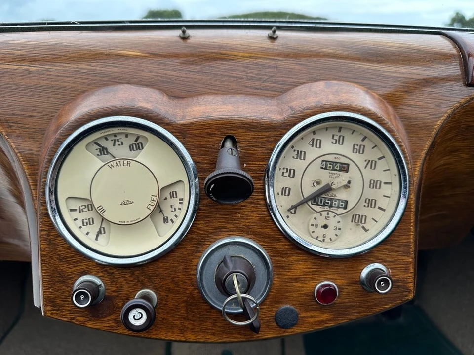 1947 Triumph 1800 Roadster - Image 26 of 31