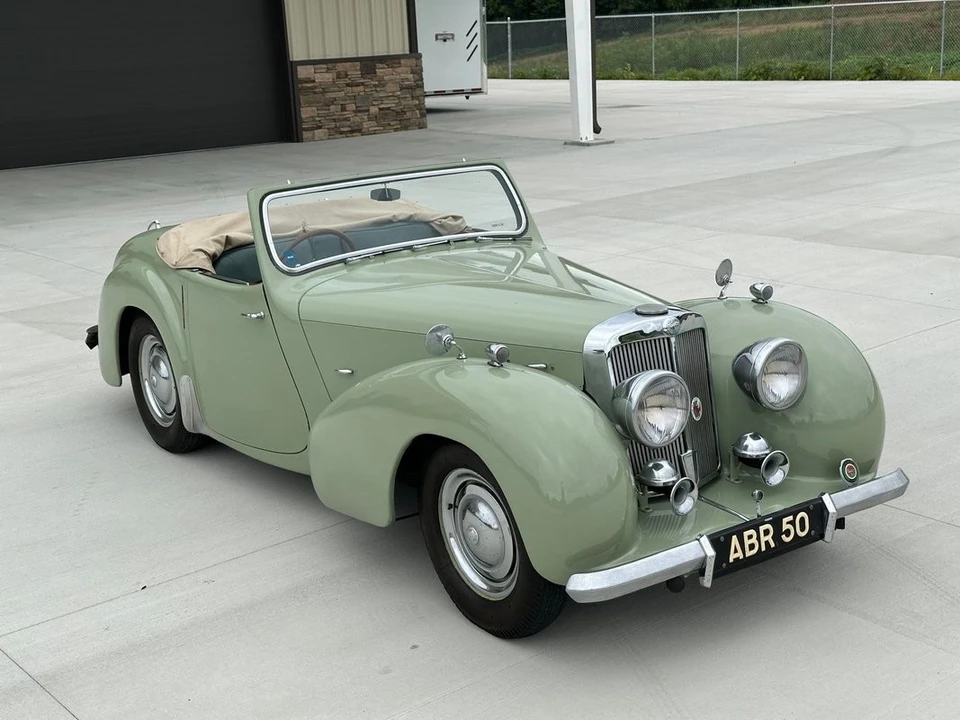 1947 Triumph 1800 Roadster - Image 16 of 31