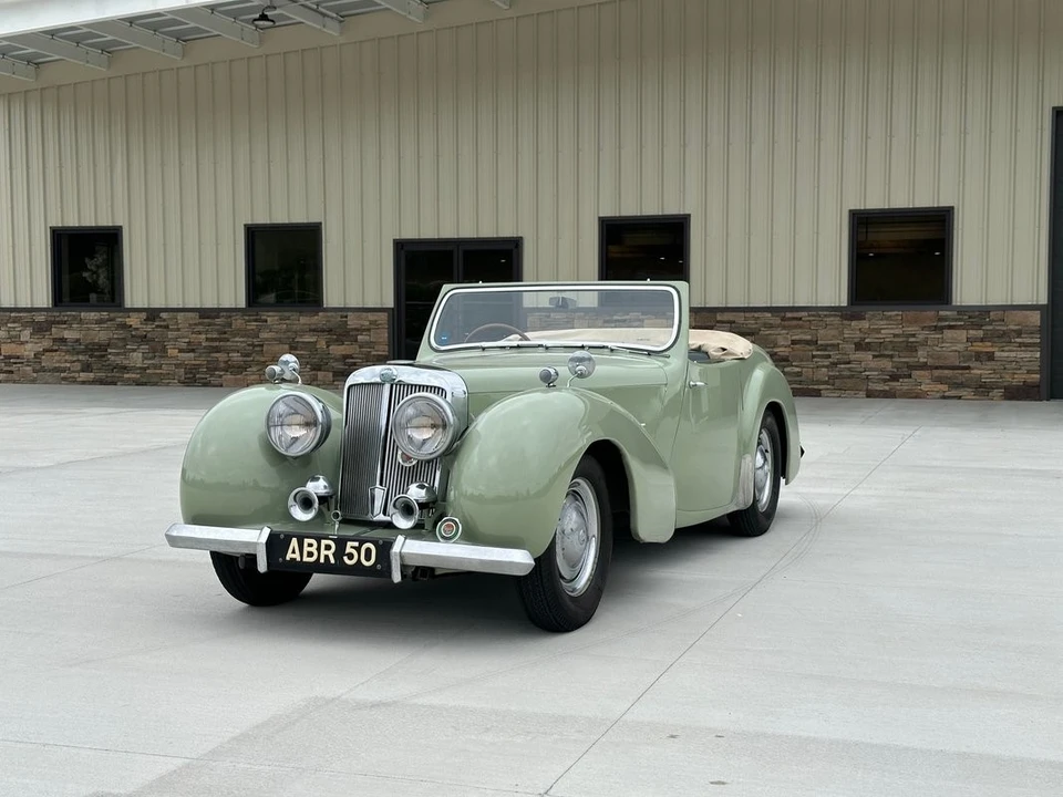 1947 Triumph 1800 Roadster - Image 4 of 31