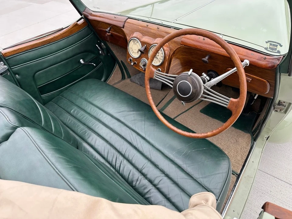 1947 Triumph 1800 Roadster - Image 2 of 31