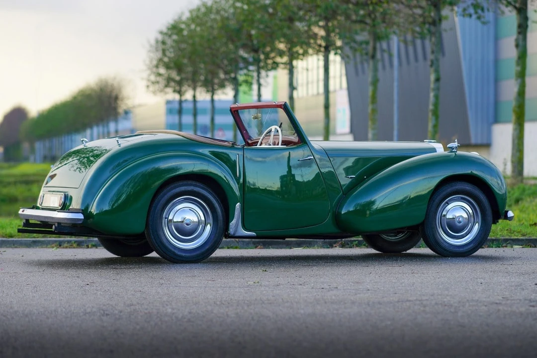 1947 Triumph 1800 Roadster - Image 4 of 30