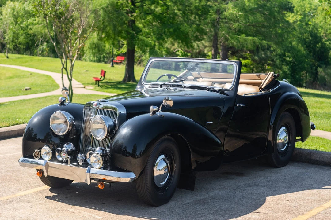 1947 Triumph 1800 Roadster - Image 2 of 31