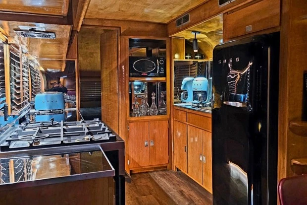 1947 Parts & Memorabilia Trailers - Image 8 of 9