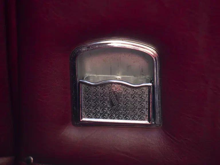 1948 Buick Roadmaster - Image 15 of 23