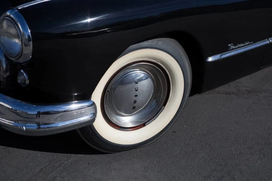 1948 Buick Roadmaster - Image 11 of 12