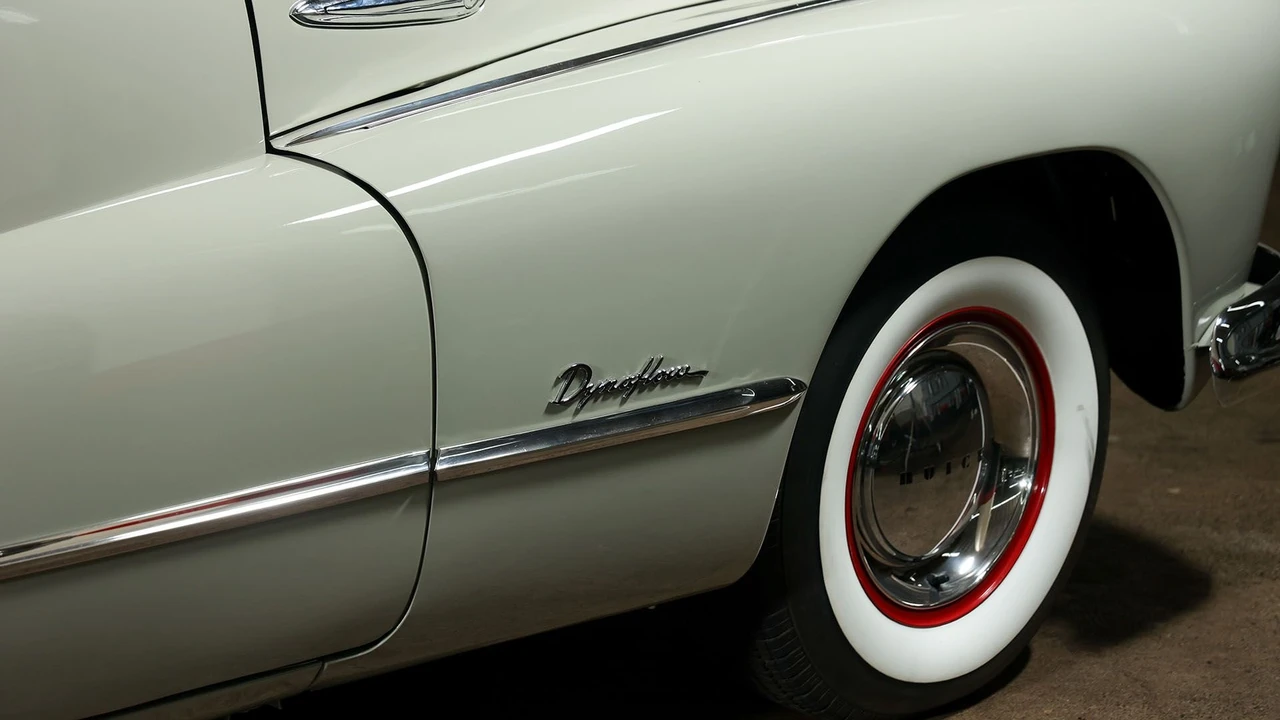 1948 Buick Roadmaster - Image 13 of 31