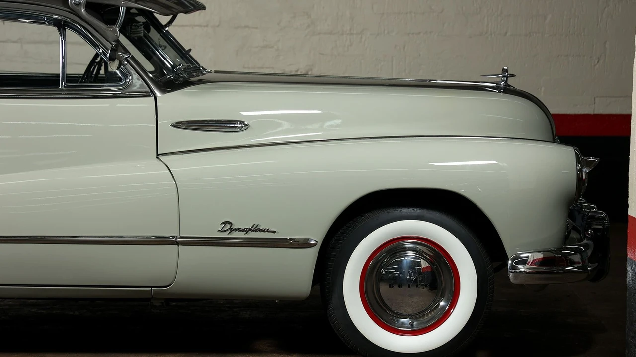 1948 Buick Roadmaster - Image 15 of 31