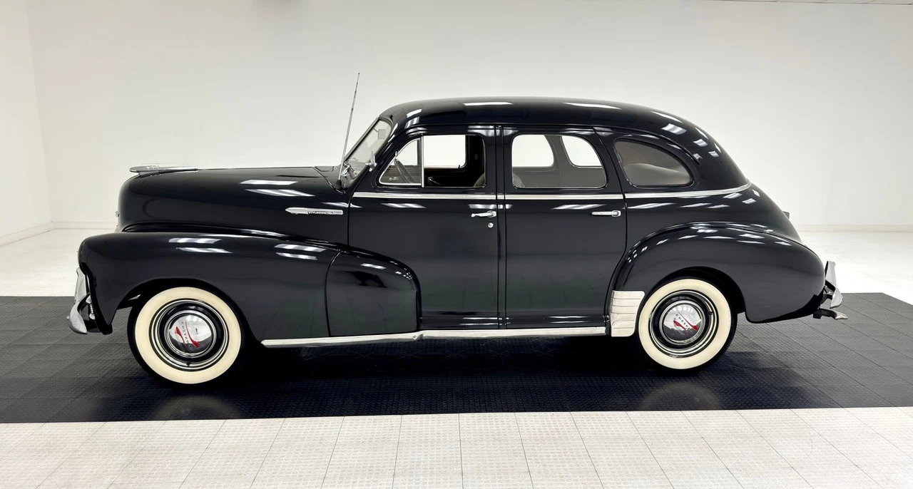 1948 Chevrolet Stylemaster & Fleetmaster & Fleetline - Image 2 of 12