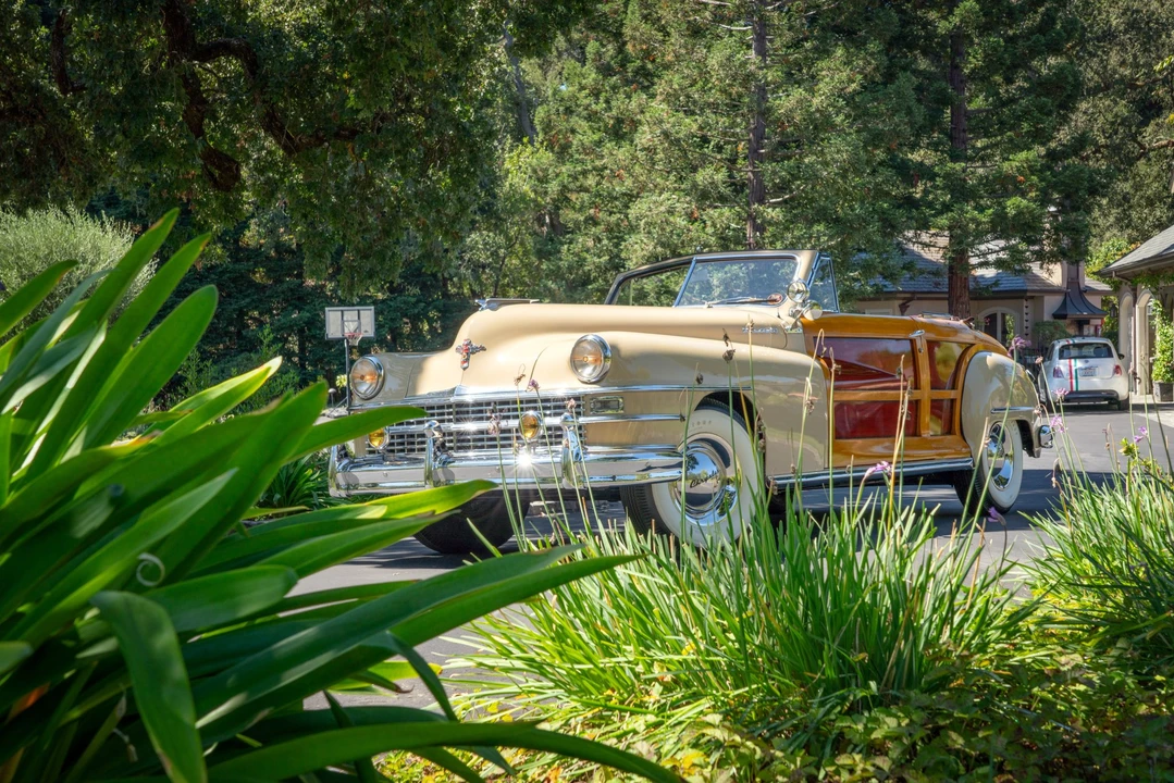 1948 Chrysler Town & Country - Image 2 of 31