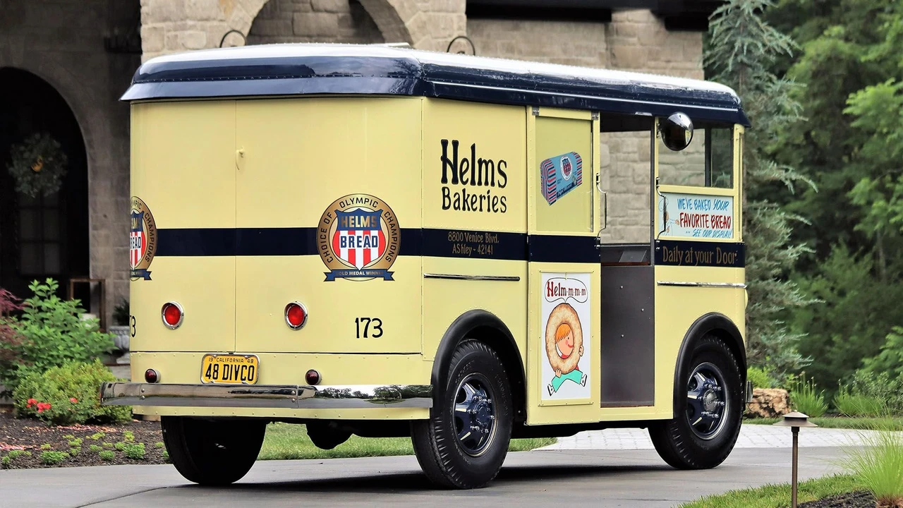 1948 Twin Coach - Image 15 of 20