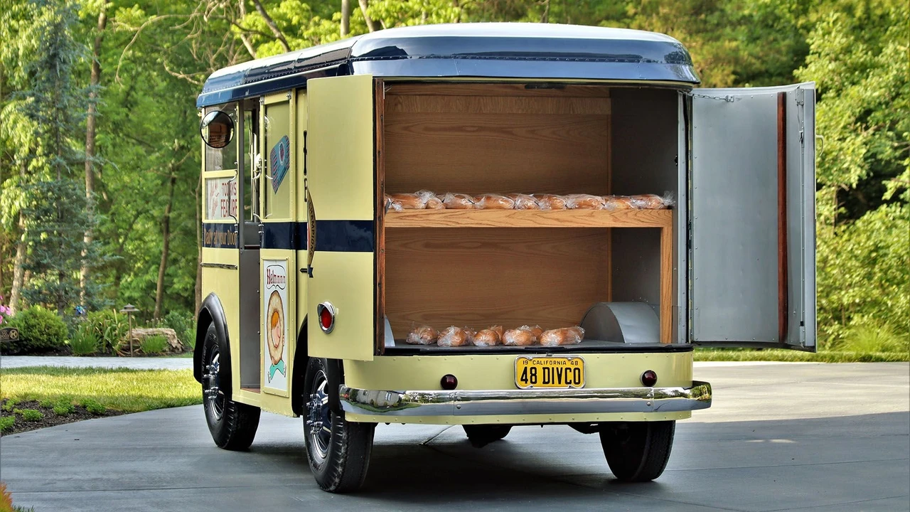 1948 Twin Coach - Image 18 of 20