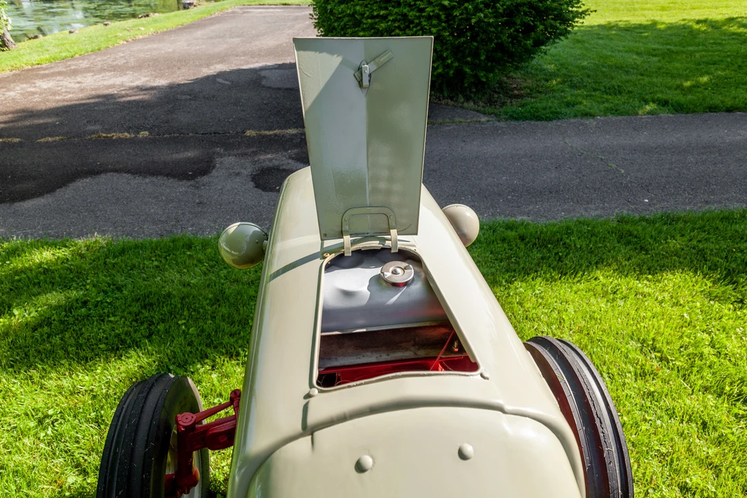 1948 Ford Tractor - Image 9 of 31