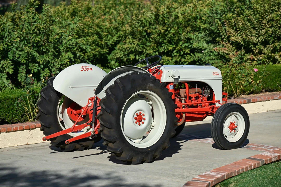 1948 Ford Tractor - Image 2 of 31