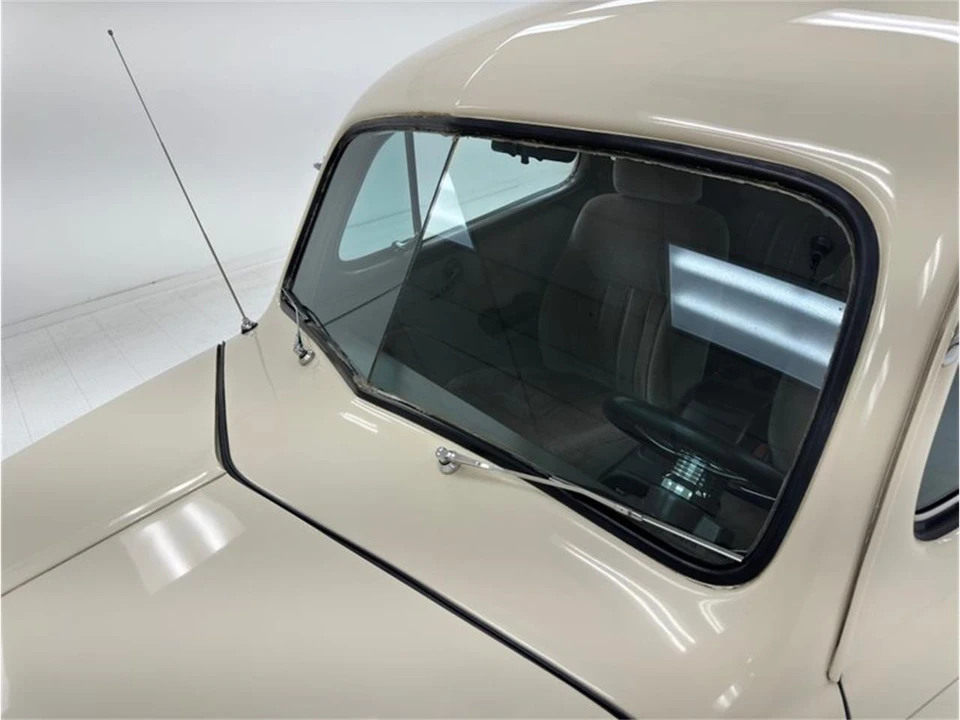 1948 Ford Standard & Deluxe & Super Deluxe - Image 12 of 31