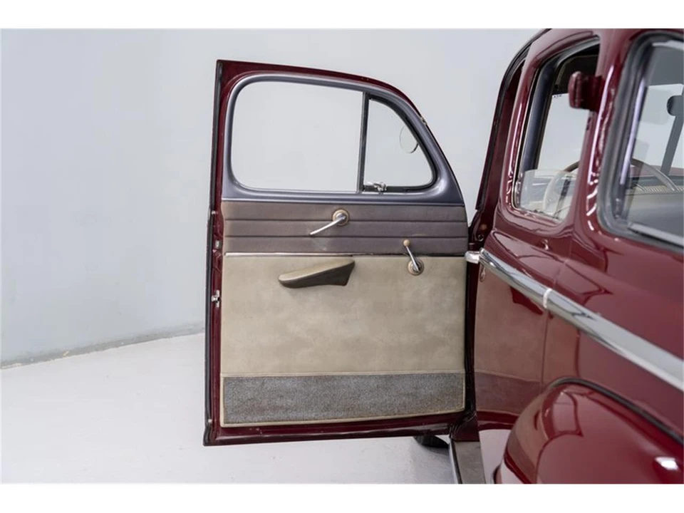 1948 Ford Standard & Deluxe & Super Deluxe - Image 9 of 31