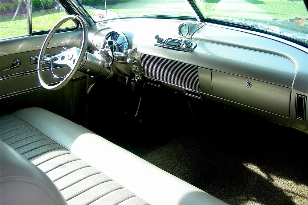 1948 Oldsmobile 98 - Image 4 of 5