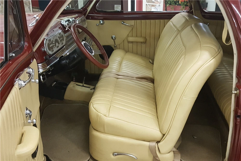 1948 Oldsmobile 98 - Image 4 of 5