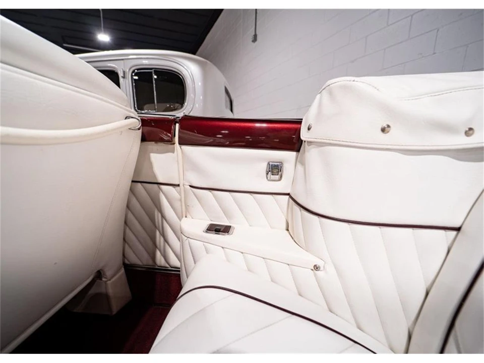 1948 Oldsmobile 88 - Image 24 of 31