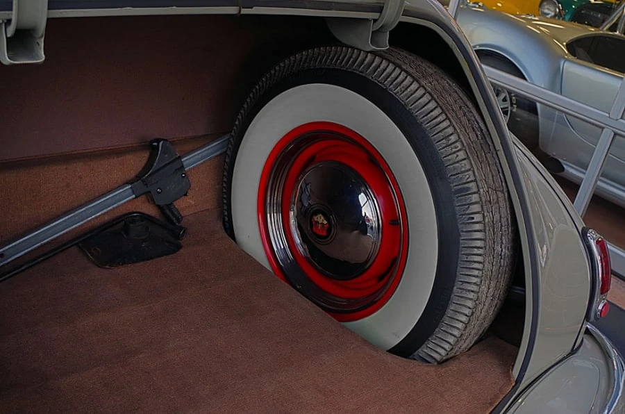 1948 Oldsmobile 88 - Image 3 of 4