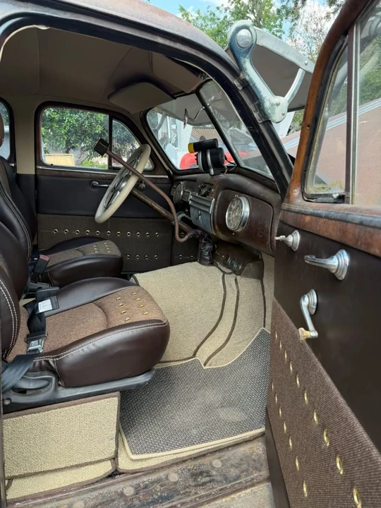 1948 Pontiac Chieftain - Image 2 of 3