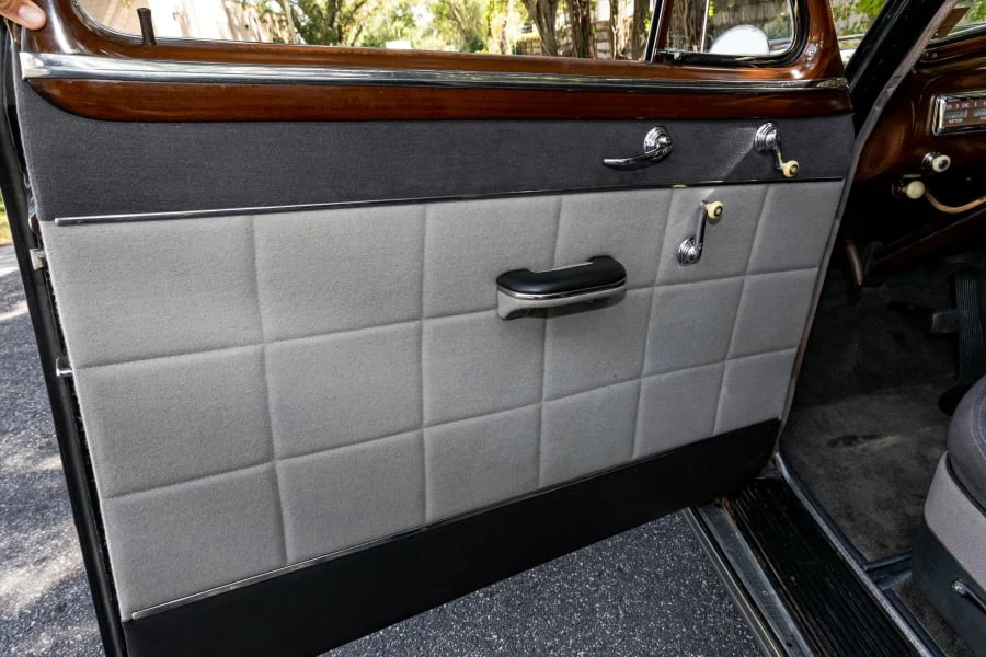 1948 Pontiac - Image 3 of 22