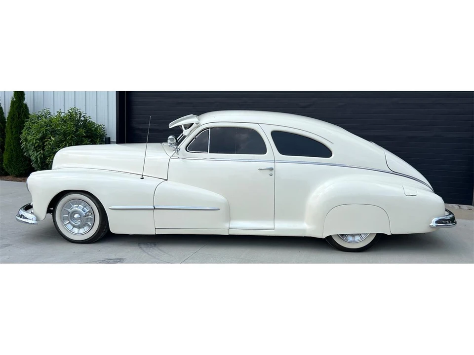 1948 Pontiac - Image 2 of 31