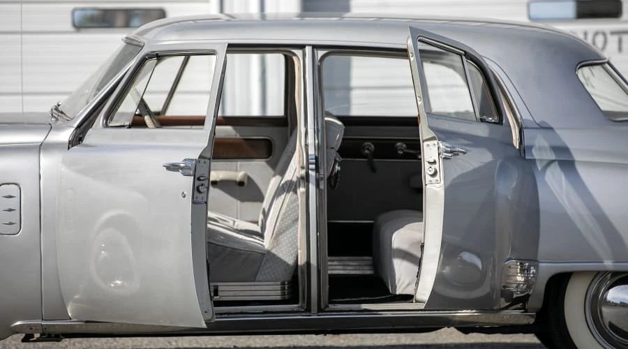 1948 Studebaker Commander - Image 10 of 31