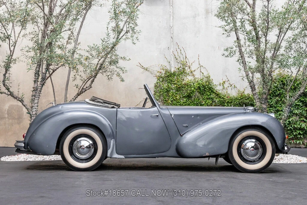1948 Triumph 1800 Roadster - Image 4 of 12
