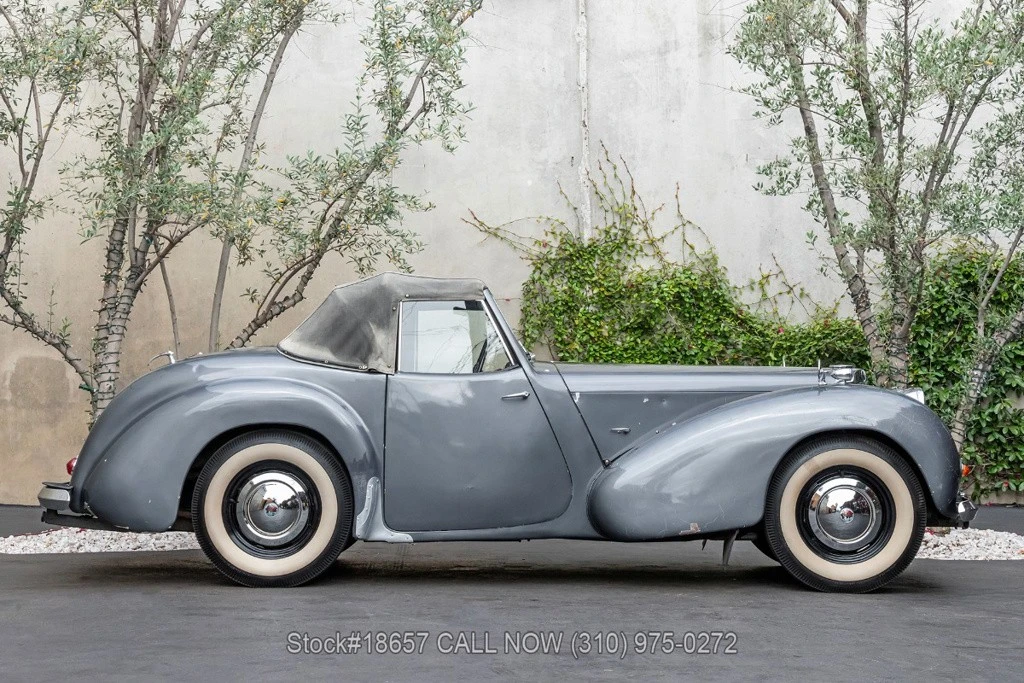 1948 Triumph 1800 Roadster - Image 10 of 12