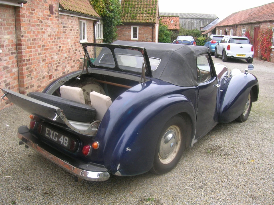 1948 Triumph 1800 Roadster - Image 3 of 4