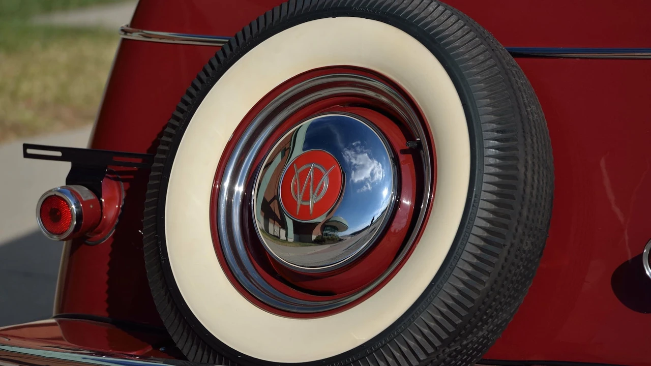 1948 Willys Jeepster - Image 19 of 27
