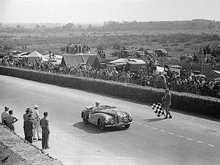 1949 Aston Martin DB1 & DB2 & DB2/4 & DB Mark III - Image 26 of 31