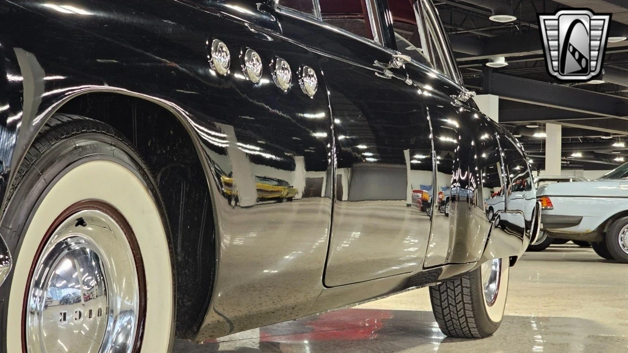 1949 Buick Roadmaster - Image 11 of 12