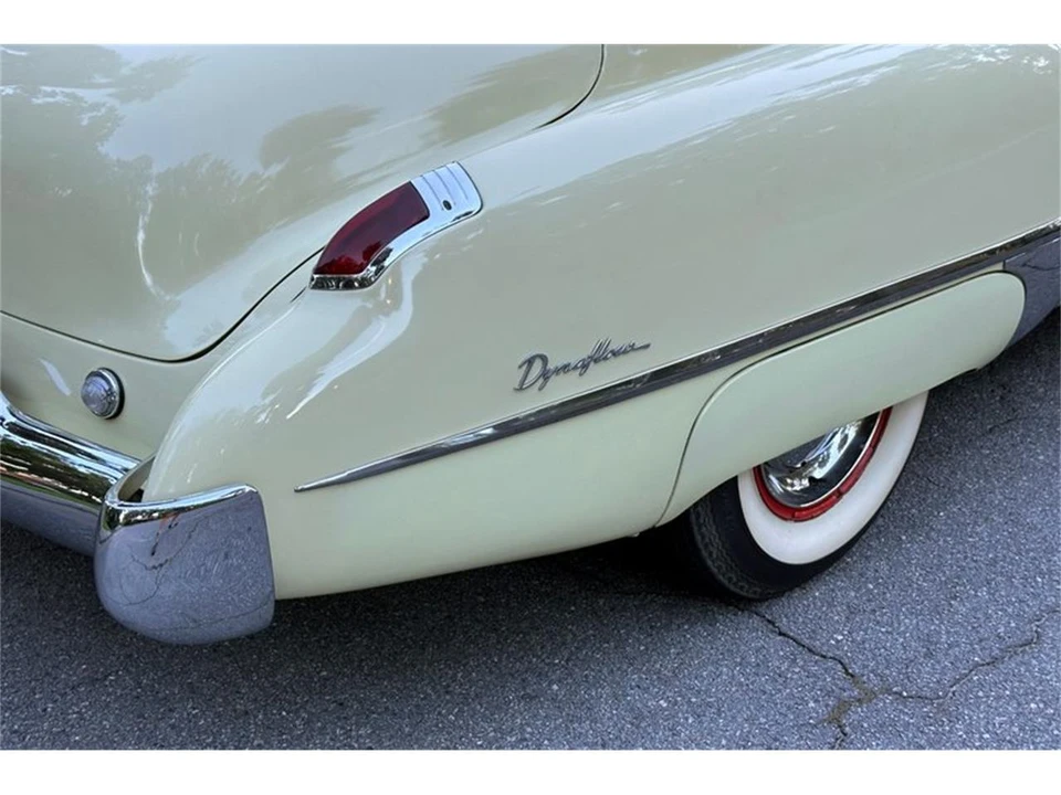 1949 Buick Roadmaster - Image 11 of 31
