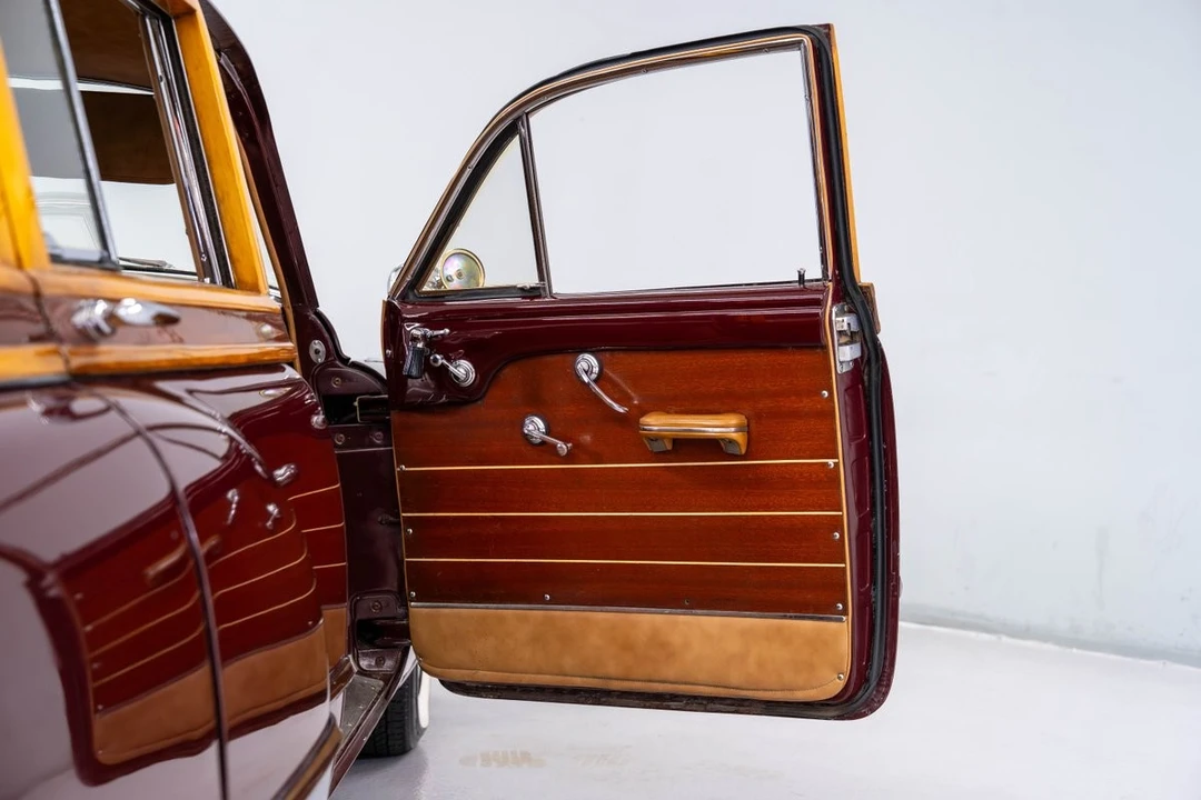 1949 Buick Roadmaster - Image 11 of 31