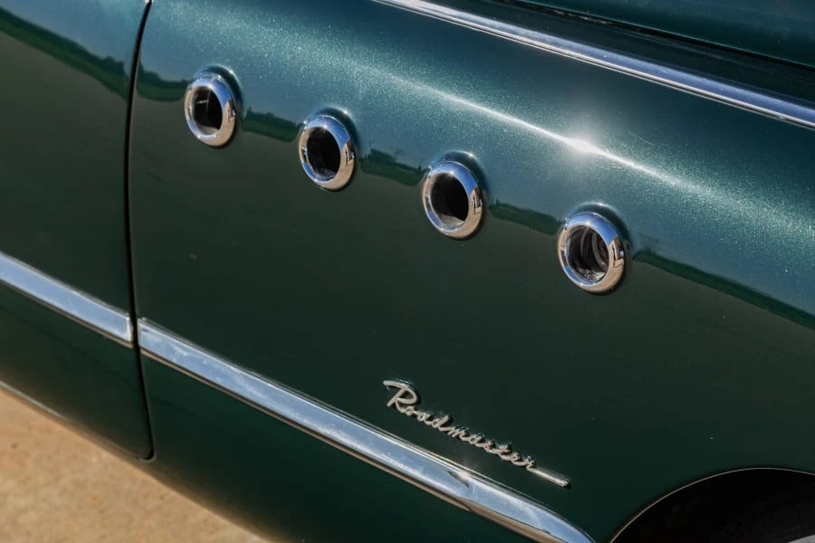 1949 Buick Roadmaster - Image 11 of 31
