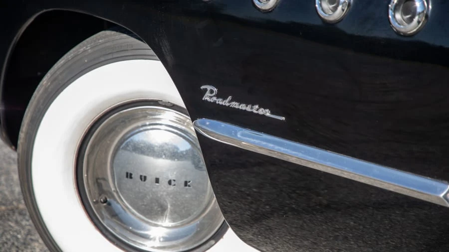 1949 Buick Roadmaster - Image 10 of 20