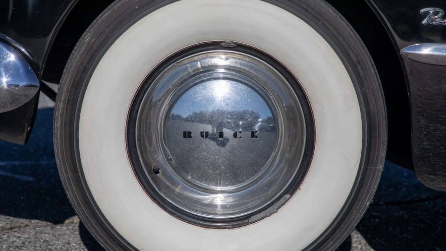 1949 Buick Roadmaster - Image 19 of 20
