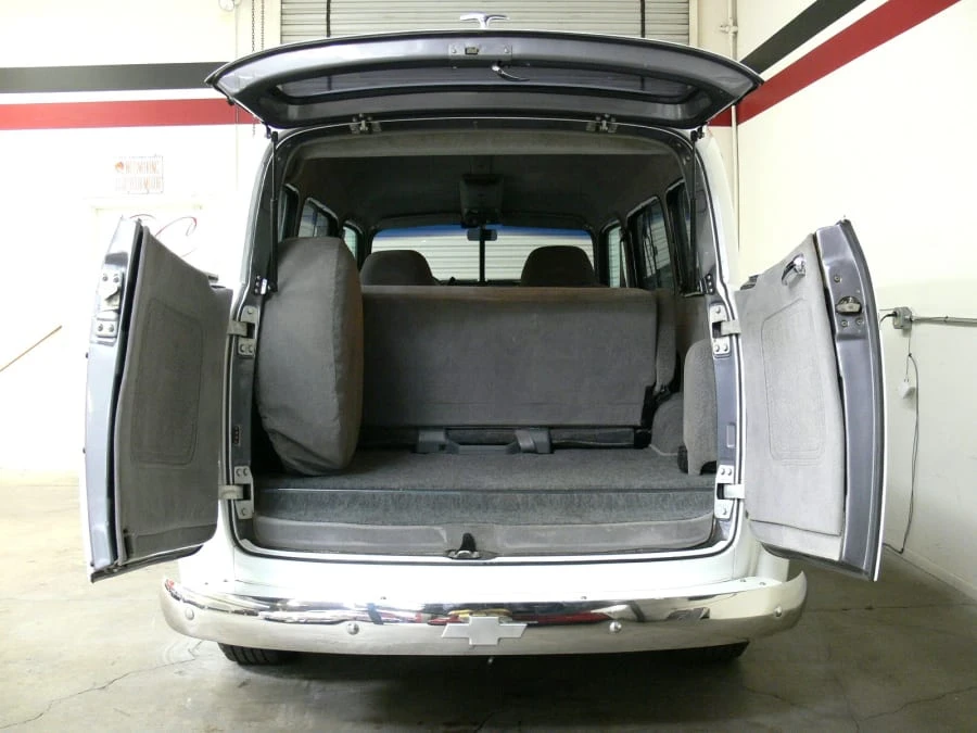 1949 Chevrolet Suburban 3rd Gen - Image 6 of 8