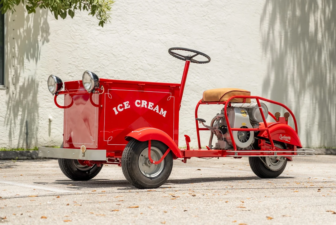 1949 Cushman - Image 2 of 31