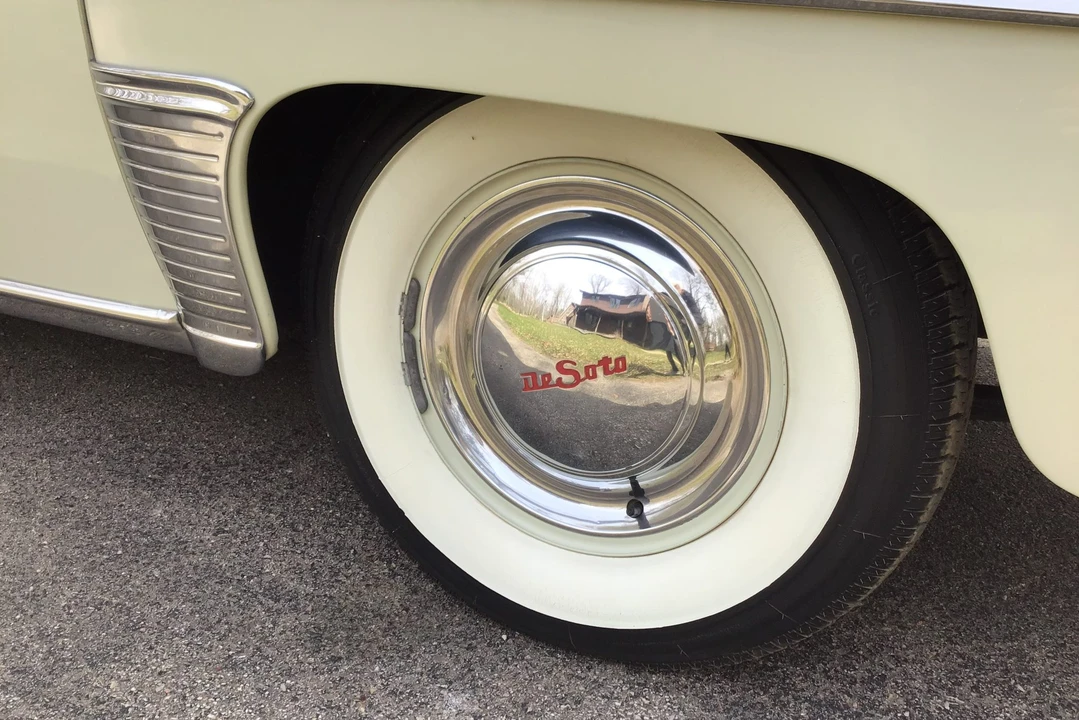 1949 DeSoto - Image 26 of 31