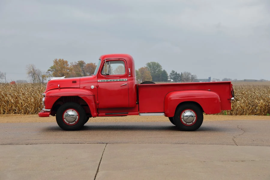 1949 Diamond T - Image 2 of 31